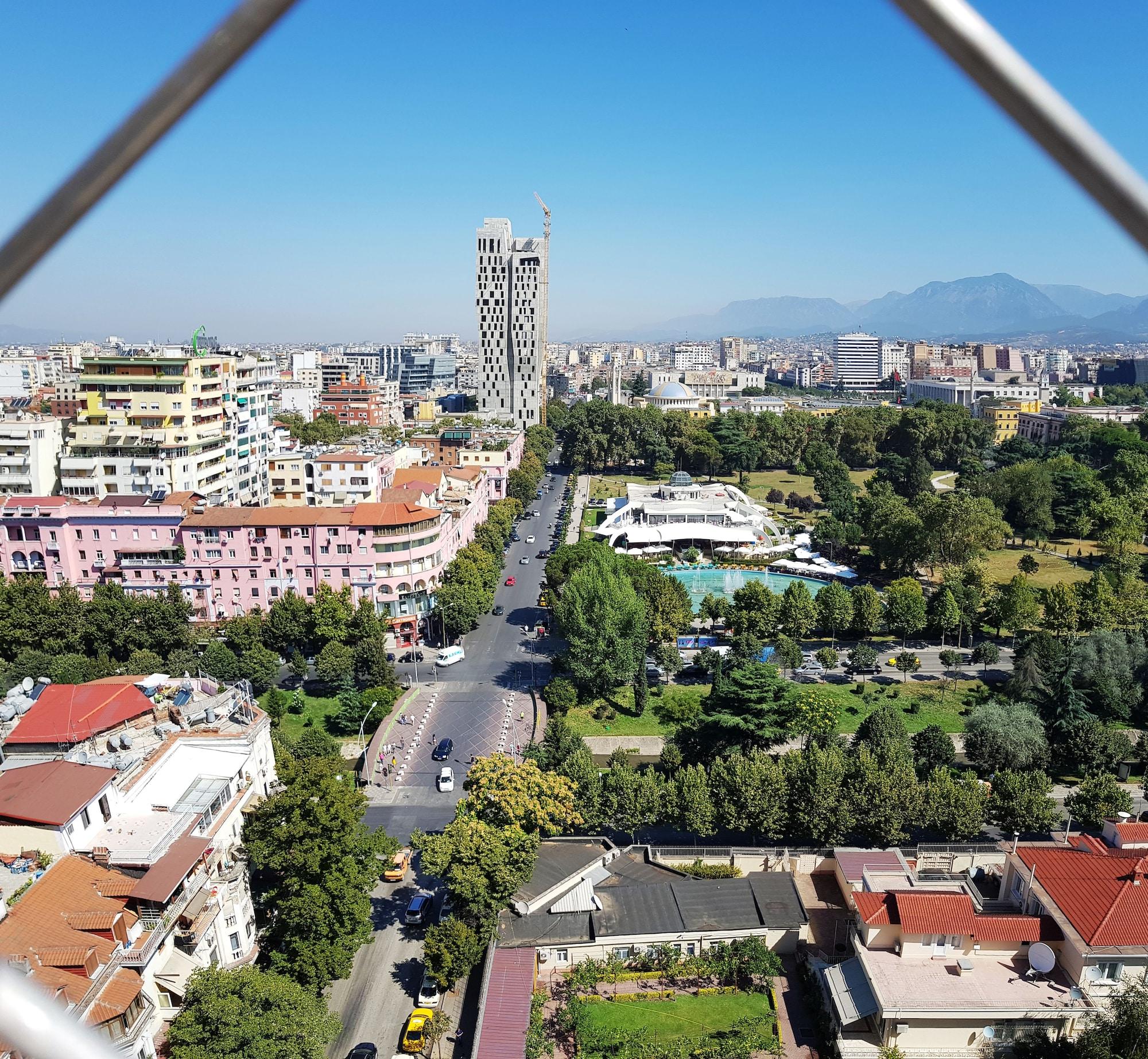 Sky Hotel Tirana Esterno foto