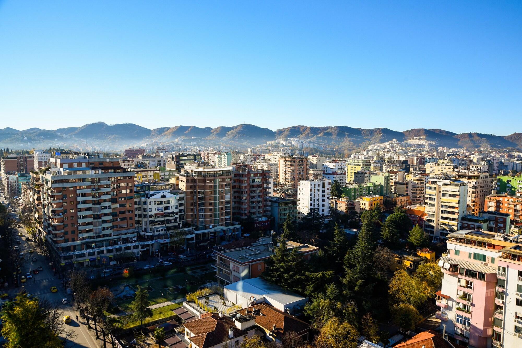 Sky Hotel Tirana Esterno foto