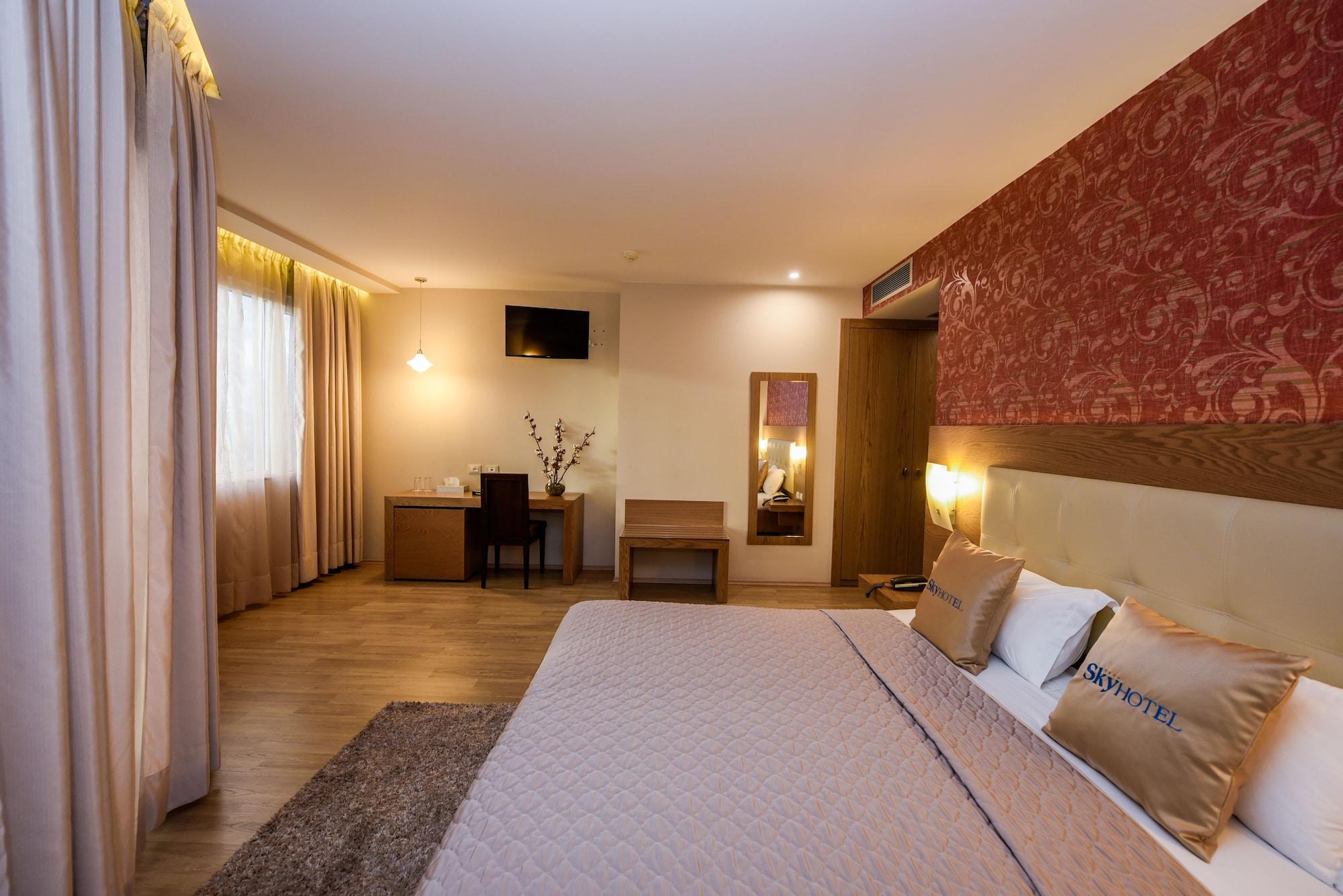 Sky Hotel Tirana Esterno foto
